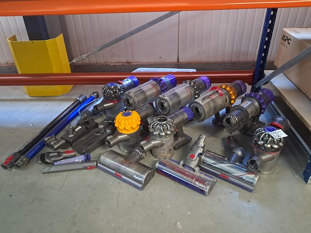 8x stofzuigers, dyson - afbeelding 1 van  11