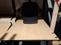 8x tafel, 1x kast en 1x bureaustoel - afbeelding 2 van  7