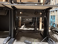 8x tafel, 1x kast en 1x bureaustoel - afbeelding 5 van  7