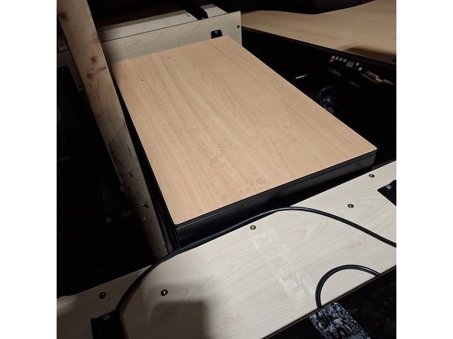 8x tafel, 1x kast en 1x bureaustoel - afbeelding 7 van  7