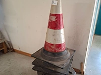 8x verkeerskegel
