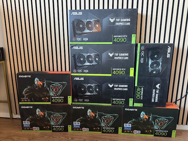 8x videokaart, asus & gigabyte, geforce rtx 4090 - afbeelding 1 van  8