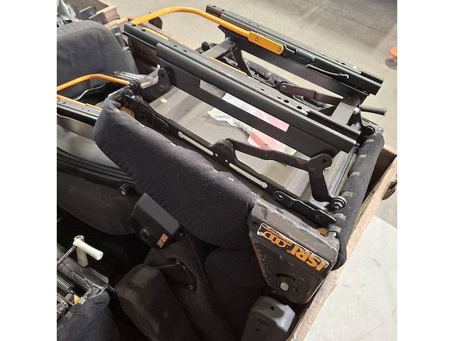 8x vrachtwagenstoel, o.a. isri - afbeelding 7 van  11