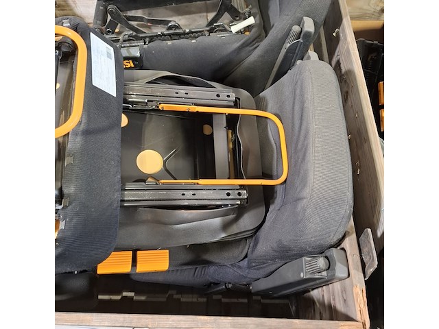 8x vrachtwagenstoel, o.a. isri - afbeelding 8 van  11