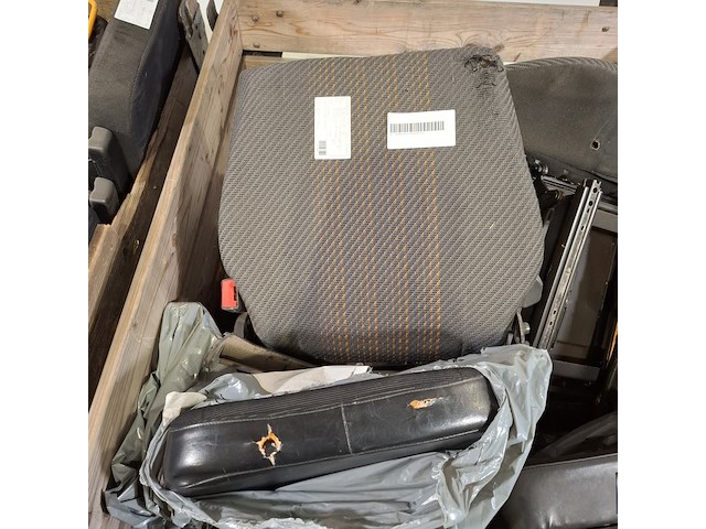 8x vrachtwagenstoel, o.a. isri - afbeelding 10 van  11