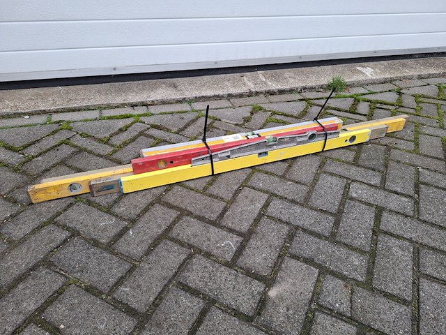 8x waterpas, diverse merken - afbeelding 1 van  4