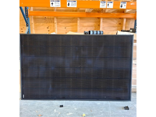 8x zonnepaneel solitek, blackstar 370w - afbeelding 1 van  7