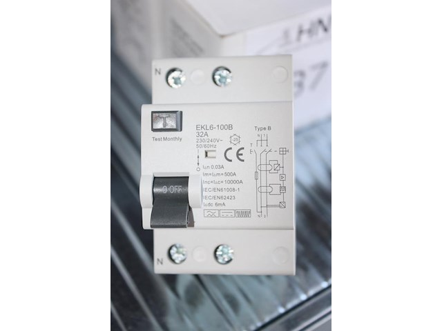 9 aardlekschakelaars ekl6-100b. 32a. 30ma. 1-polig. - afbeelding 2 van  2
