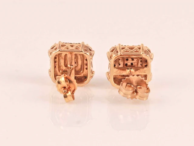 9 kt geelgouden oorbel met natuurlijke diamant - afbeelding 6 van  6
