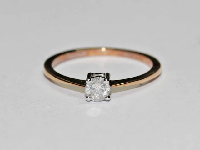 9 kt geelgouden ring met natuurlijke diamant - afbeelding 1 van  7