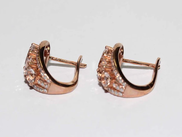 9 kt rozegouden oorbel met 1,59 cts natuurlijke diamant en morganiet - afbeelding 3 van  6
