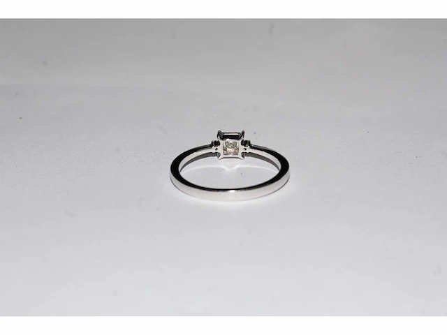 9 kt witgouden ring met natuurlijke diamant - afbeelding 4 van  9