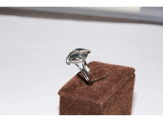 9 kt witgouden ring met natuurlijke diamant - afbeelding 8 van  9