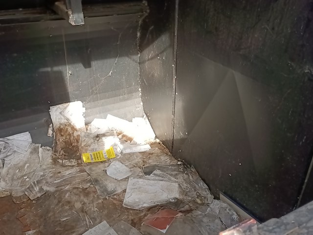 9 m³ gesloten afzet container, 2011 - afbeelding 3 van  11