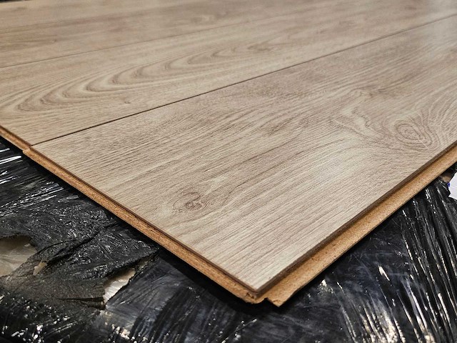 9 m2 laminaat plank - 1290 x 190 x 8 mm - afbeelding 2 van  3