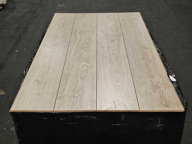 9 m2 laminaat plank - 1290 x 190 x 8 mm - afbeelding 3 van  3