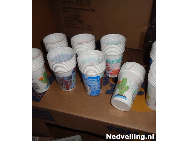 9 pakjes met 8 plastic bekers assorti - afbeelding 2 van  3