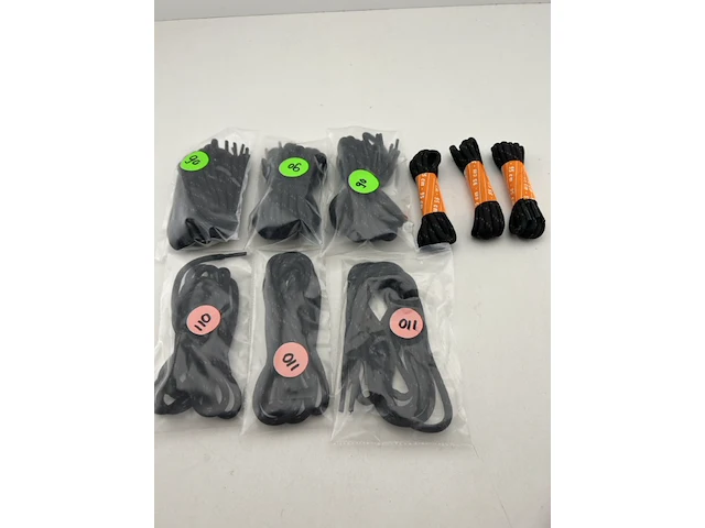 9 pakjes veters - afbeelding 1 van  9