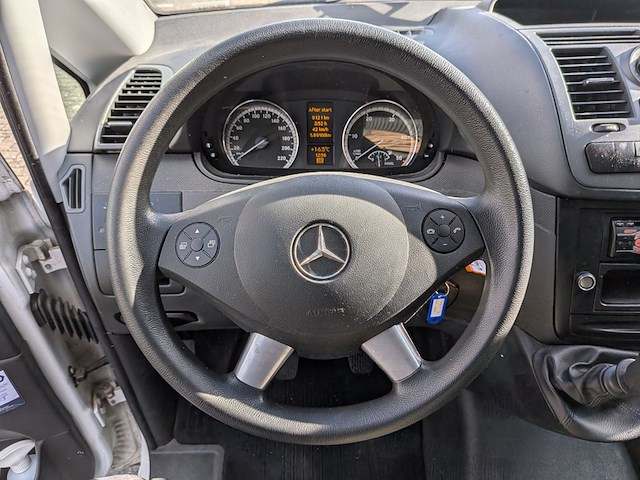 9-persoons bedrijfsauto mercedes-benz, vito 110 cdi 343 9 persoons | 181.924 km, bouwjaar 2015 - afbeelding 16 van  51