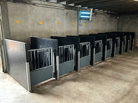 9 stuks kalverboxen – compleet systeem – met rvs en kunststof onderdelen - afbeelding 1 van  8