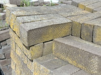 90 m2 gebakken straatsteen, 230x75x55 mm - afbeelding 1 van  3