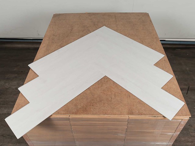 91 m2 pvc spc click visgraat - 610 x 150 x 4 mm - afbeelding 2 van  2