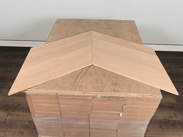 92 m2 parket eiken hongaarse punt mutliplank - 660 x 125 x 14 mm - afbeelding 1 van  3