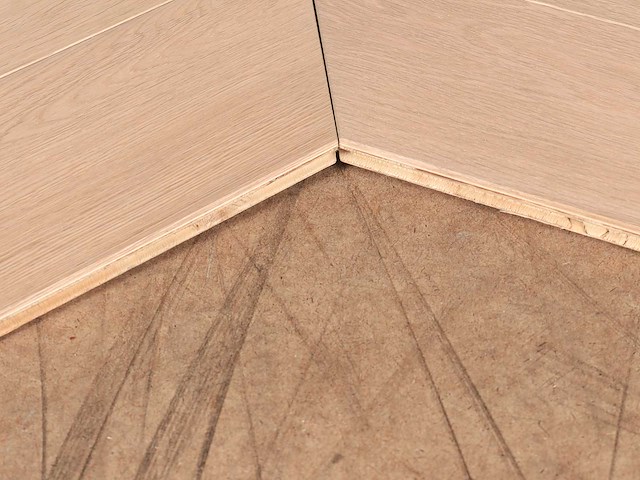 92 m2 parket eiken hongaarse punt mutliplank - 660 x 125 x 14 mm - afbeelding 2 van  3