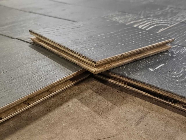 92 m2 parket eiken multiplank - 127 x 127 x 15 mm - afbeelding 2 van  3