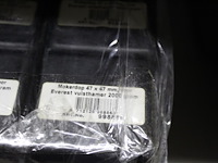 92 mokerdoppen. ca. 54 stuks met afm. 43 x 43 mm en circa 38 stuks met afm. 47 x 47 mm - afbeelding 3 van  3