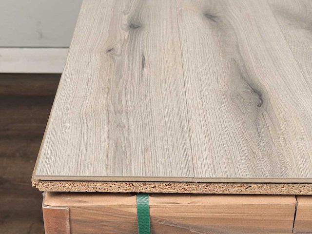 93 m2 laminaat plank - 1383 x 193 x 8 mm - afbeelding 2 van  4