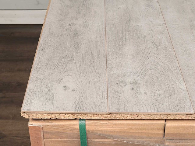 93 m2 laminaat plank - 1383 x 193 x 8 mm - afbeelding 2 van  4