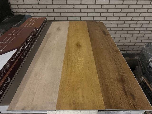 93 m2 mixpallet pvc click plank met geintegreerde xps onderlaag - 1220 x 228 x 6,5 mm - afbeelding 2 van  3