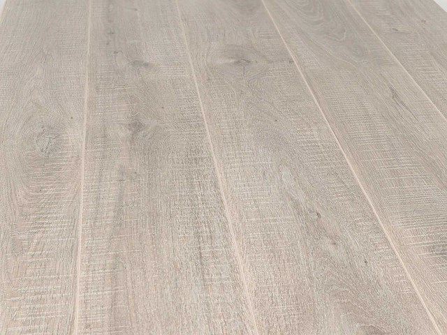 94 m2 laminaat plank - 1261 x 192 x 7 mm - afbeelding 1 van  4