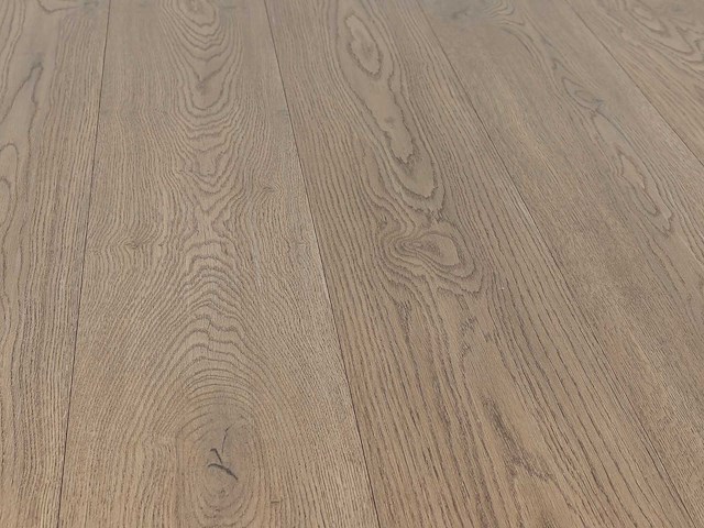 94 m2 laminaat plank - 1383 x 193 x 8,5 mm - afbeelding 1 van  4