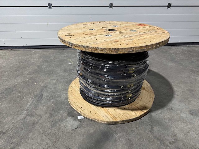 95mm2 neopreen krachtstroom kabel op haspel - afbeelding 1 van  5