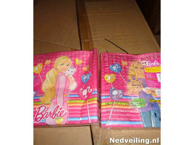 96 pakjes van 20 servetten 33x33cm barbie - afbeelding 1 van  3