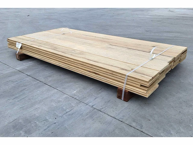 9.7 m2 afrikaans eiken vloerdelen 18 x 180 mm, lengte 180cm ( 30x ) - afbeelding 7 van  7