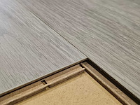 97 m2 laminaat plank - 504 x 84 x 8 mm - afbeelding 1 van  2