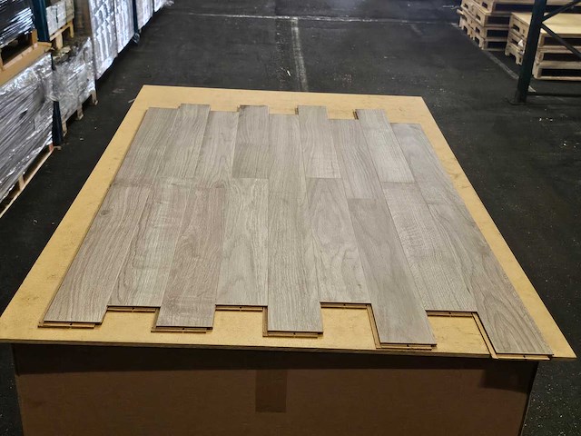 97 m2 laminaat plank - 504 x 84 x 8 mm - afbeelding 3 van  3