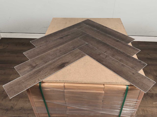 97 m2 pvc spc click vinyl visgraat - 750 x 150 x 5 mm - afbeelding 3 van  4