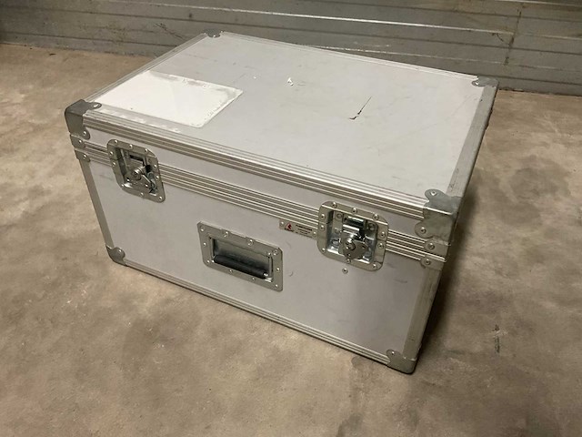 98x58cm flightcase - afbeelding 1 van  1