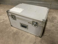 98x58cm flightcase - afbeelding 1 van  1