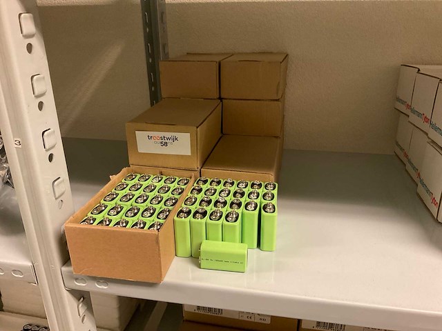 9volts batterijen (270x) - afbeelding 1 van  3