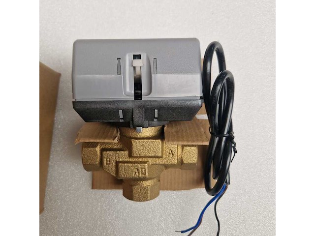 9x 3-wegklep 24v/ac tp40320a, ø ¾" - afbeelding 1 van  2