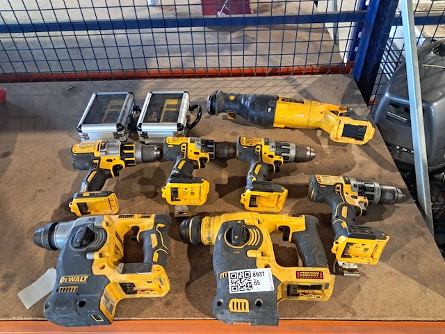 9x accu gereedschap, dewalt - afbeelding 1 van  30