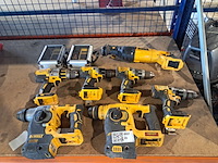 9x accu gereedschap, dewalt - afbeelding 1 van  30