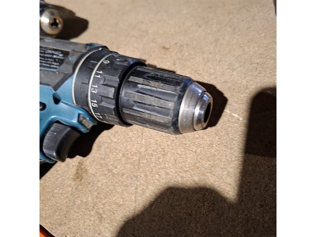 9x accu gereedschap en 2x elektrische gereedschap , makita en hitachi - afbeelding 13 van  34