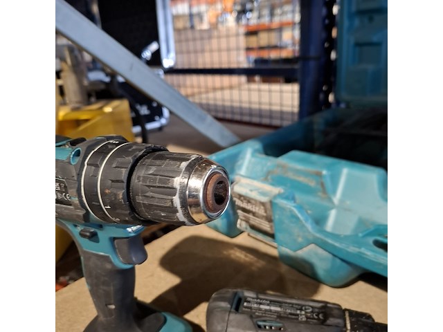 9x accu gereedschap en 2x elektrische gereedschap , makita en hitachi - afbeelding 33 van  34