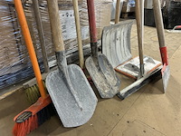 9x diverse scheppen en bouwgereedschap - afbeelding 4 van  5